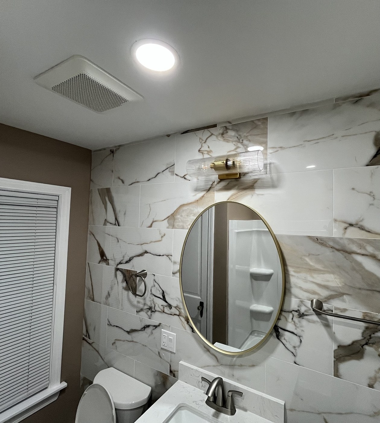 Bathroom vanity lighting